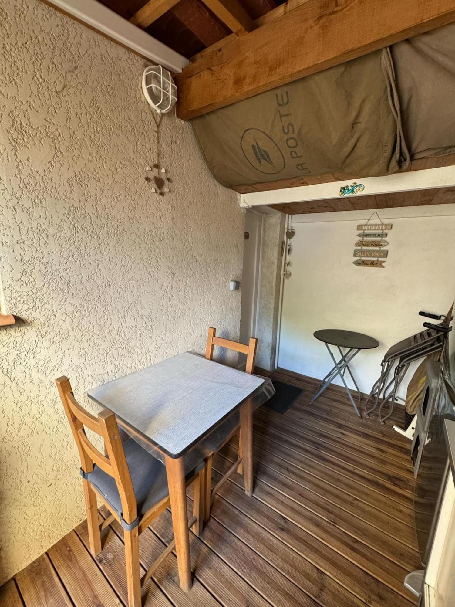 Apartmán Chez Christian Et Valerie Rocbaron Exteriér fotografie