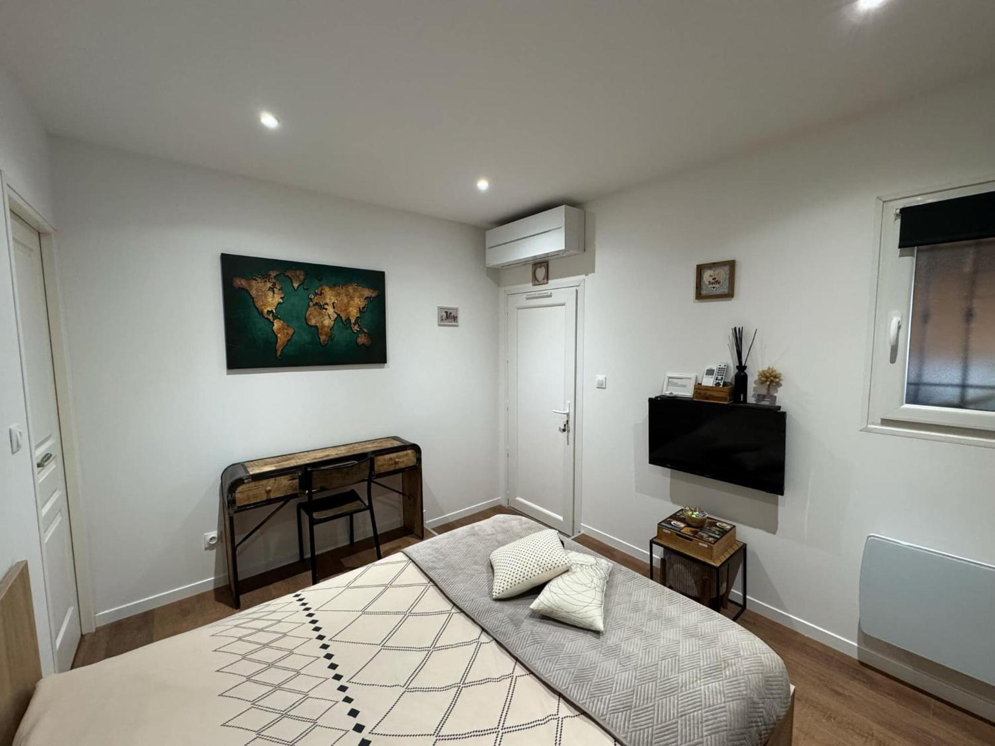 Apartmán Chez Christian Et Valerie Rocbaron Exteriér fotografie