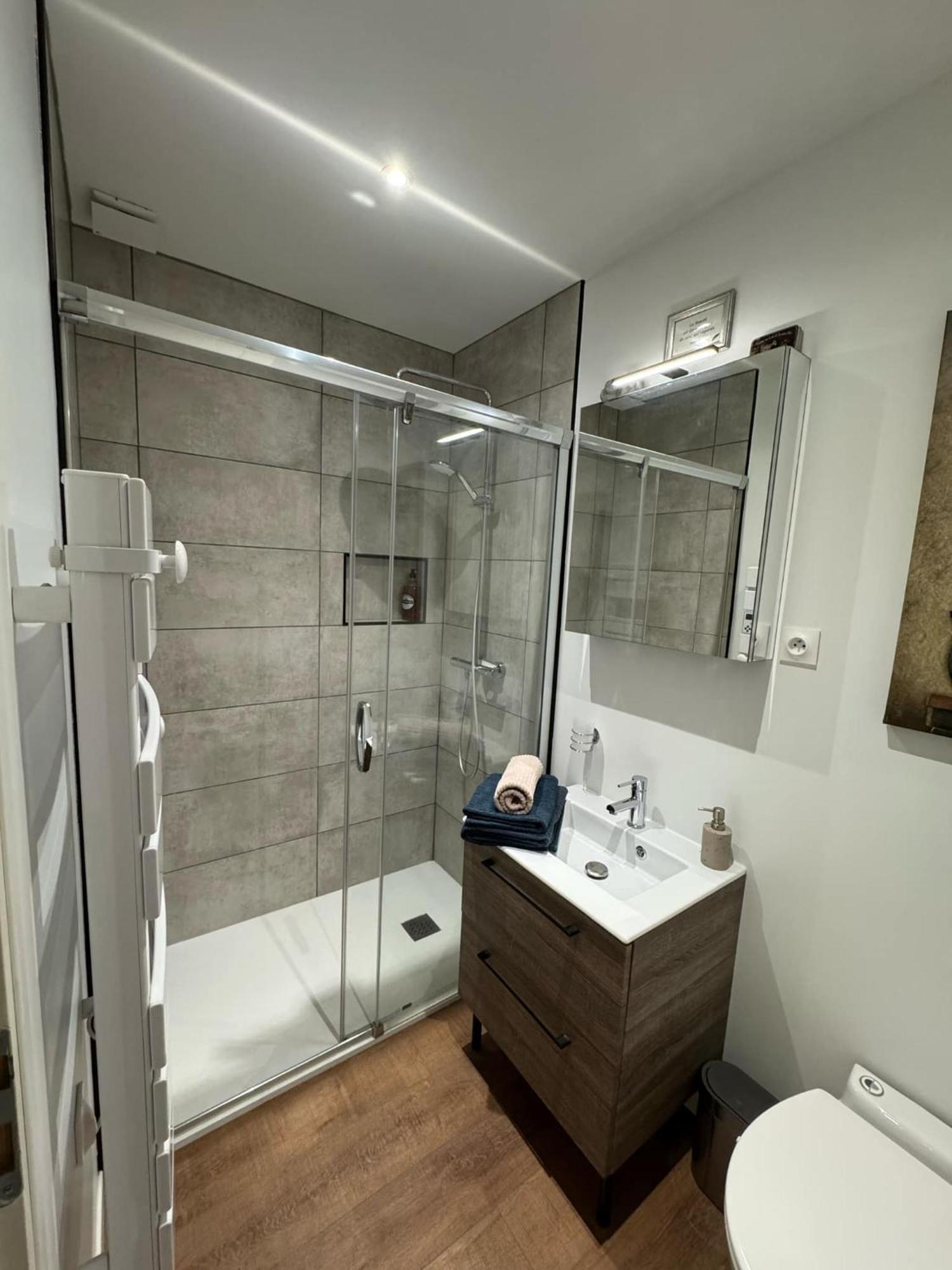 Apartmán Chez Christian Et Valerie Rocbaron Exteriér fotografie